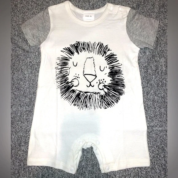 SOLD - Lion Romper • BRAND NEW • 6-9mos - Picture 1 of 2